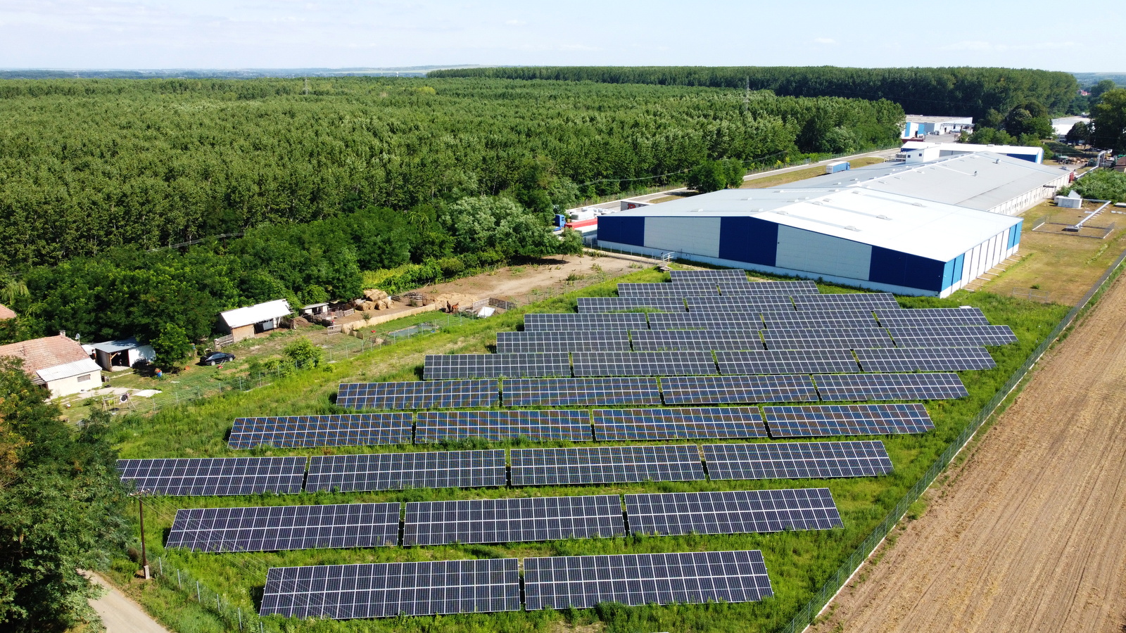 540 kWp teljesítményű naperőművet telepítettek Albertirsára 540 kWp teljesítményű naperőművet telepítettek Albertirsára