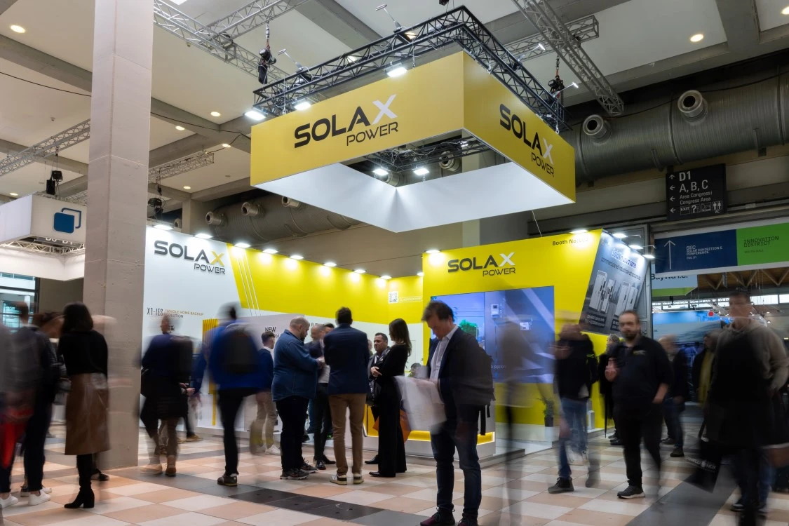 KEY 2024 - SolaX brilla in Italia con soluzioni solari di prossima generazione.